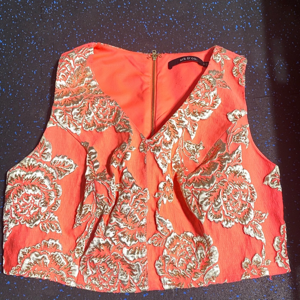 Beautiful crop top with gold detailing size small